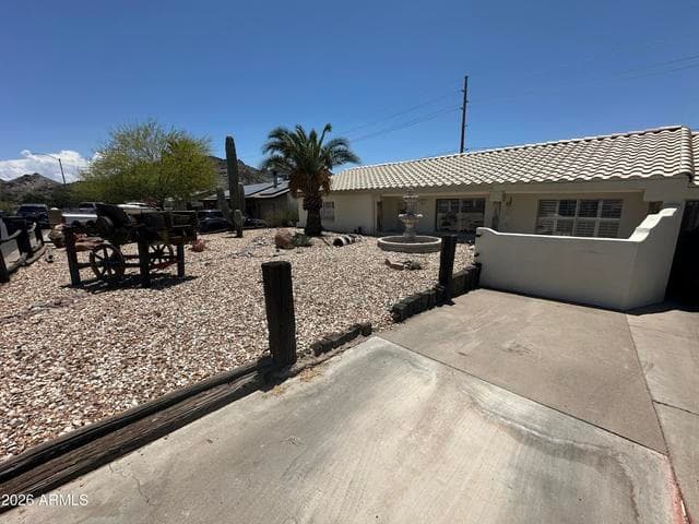 1229 E MERCER Lane, Phoenix, AZ