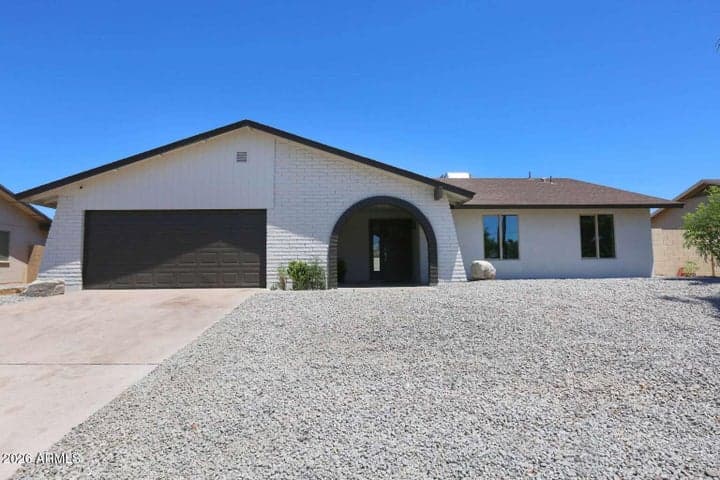 2528 W SWEETWATER Avenue, Phoenix, AZ