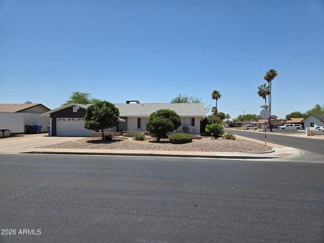 3555 W ACOMA Drive, Phoenix, AZ