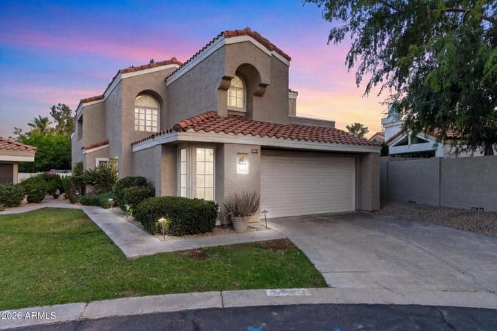 4021 E LAUREL Lane, Phoenix, AZ