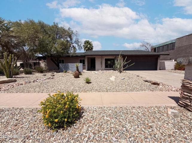 2244 E NICOLET Avenue, Phoenix, AZ