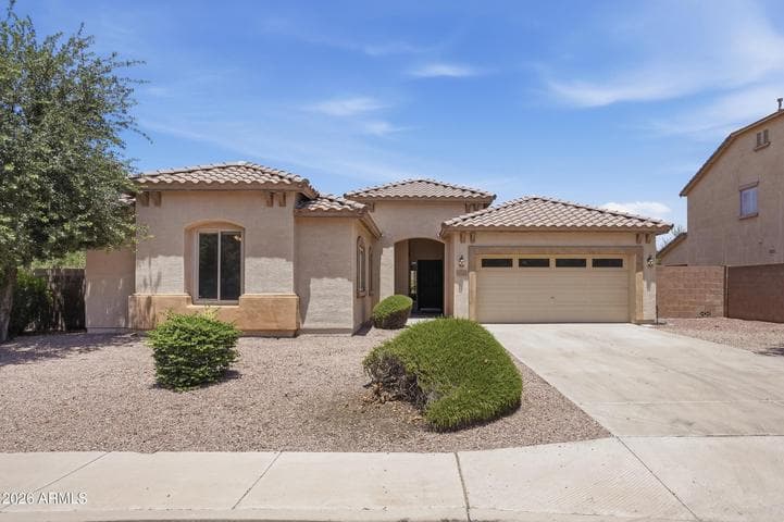 4216 E County Down Drive, Chandler, AZ