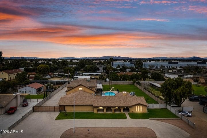 322 E Redfield Road, Chandler, AZ