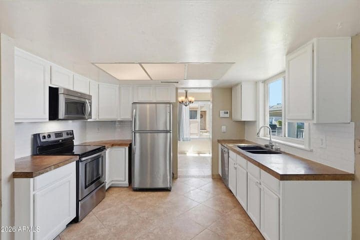 2455 E BROADWAY Road #8, Mesa, AZ