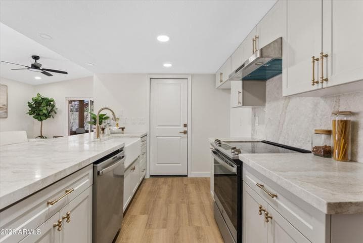 4131 E AHWATUKEE Drive, Phoenix, AZ