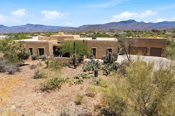 7676 E NONCHALANT Avenue, Carefree, AZ