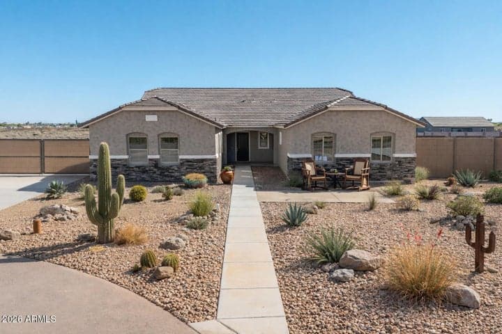 9143 W LIMESTONE MOUNTAIN Drive, Casa Grande, AZ