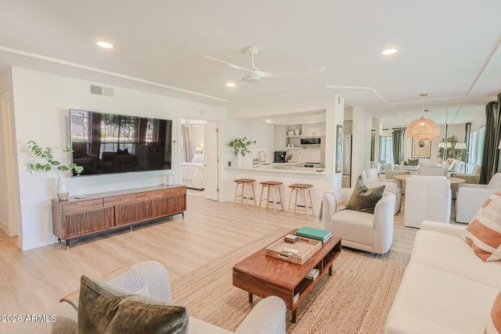 5219 N 24TH Street #104, Phoenix, AZ