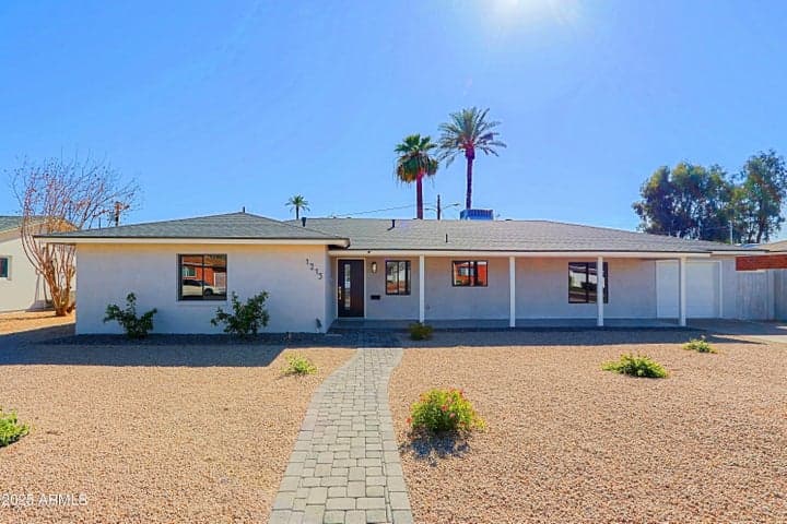 1215 E CAMBRIDGE Avenue, Phoenix, AZ