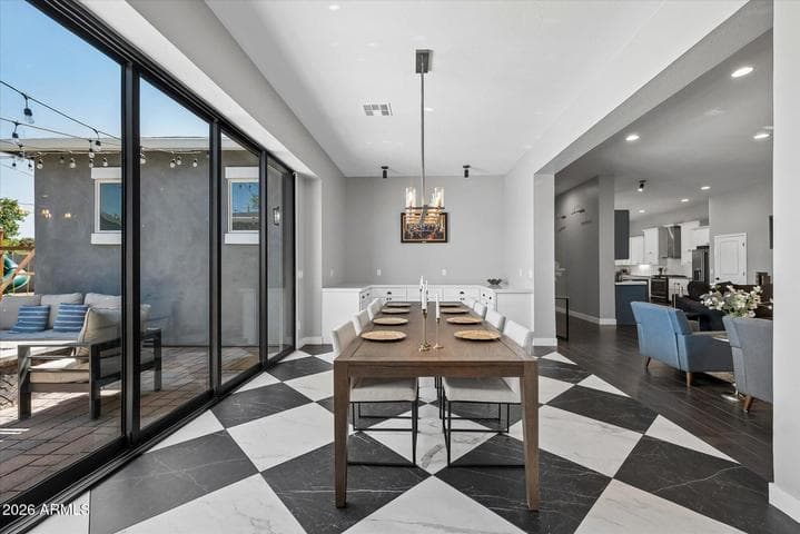 3324 E OSBORN Road, Phoenix, AZ