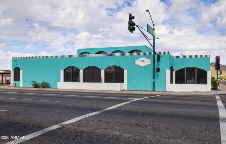 702 W DUNLAP Avenue, Phoenix, AZ