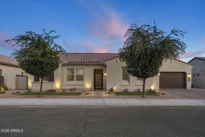 1823 E WATFORD Court, Gilbert, AZ
