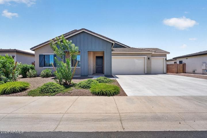 8025 W GARDENIA Avenue, Glendale, AZ