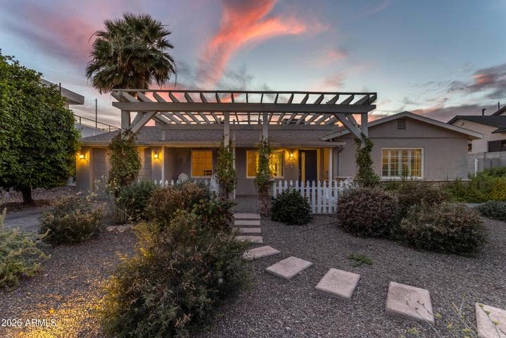 4126 N 44TH Place, Phoenix, AZ