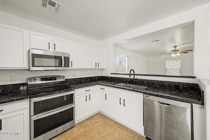 2527 E MEADOW CREEK Way, San Tan Valley, AZ