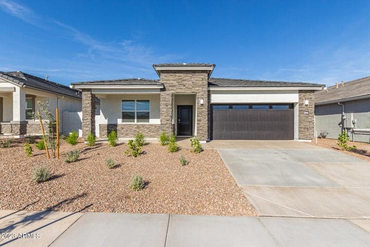 18646 W BUCKSKIN Trail, Wittmann, AZ
