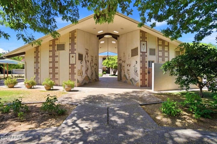 500 W CLARENDON Avenue #D6, Phoenix, AZ