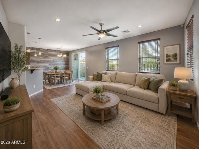3064 E DUNBAR Drive, Phoenix, AZ