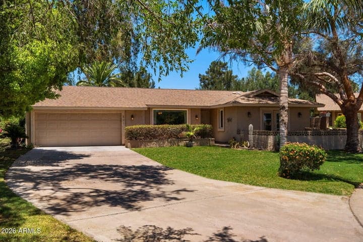 561 LEISURE WORLD --, Mesa, AZ