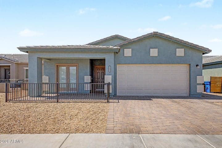 533 W HARWELL Road, Phoenix, AZ