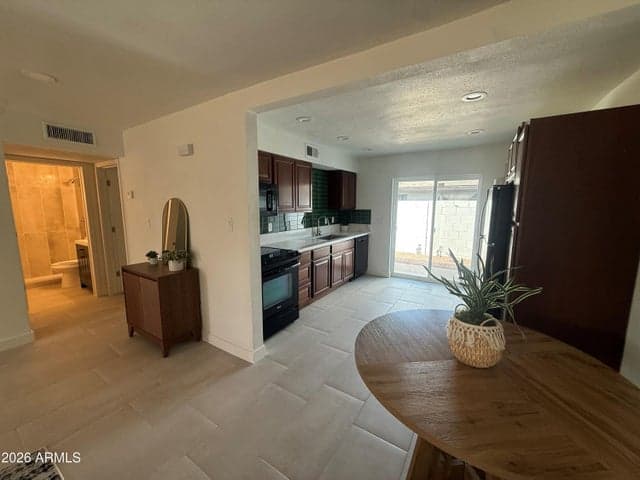 7814 E HEATHERBRAE Avenue #B, Scottsdale, AZ