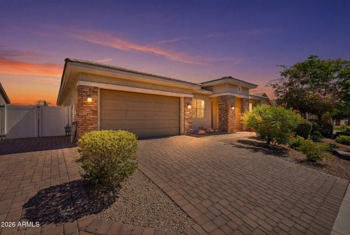 2522 E PLEASANT Lane, Phoenix, AZ
