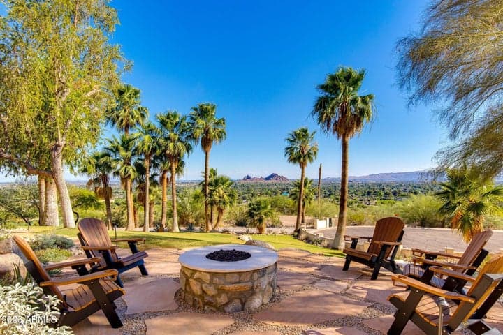 5654 E MESQUITE Lane, Phoenix, AZ
