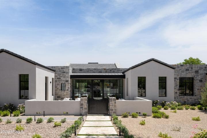 7825 N INVERGORDON Place, Paradise Valley, AZ