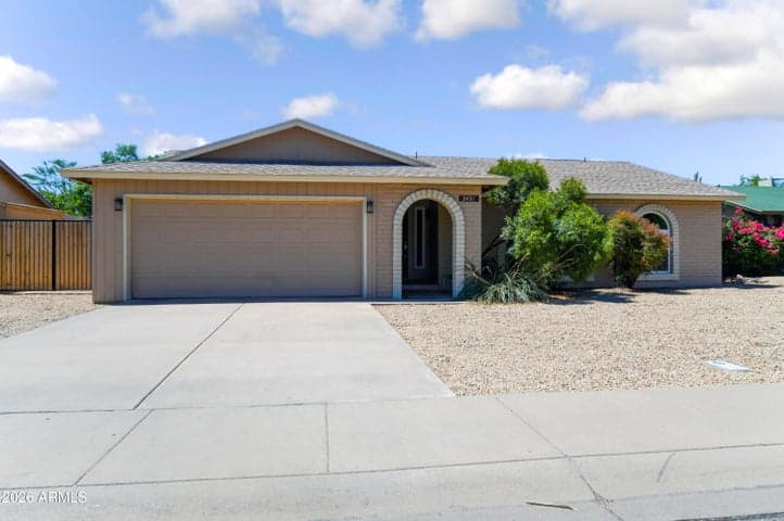 2421 W Brooks Street, Chandler, AZ