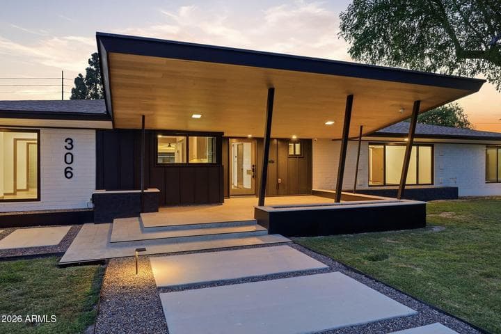 306 N FRASER Drive, Mesa, AZ