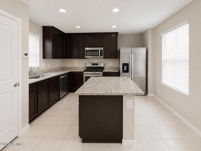 8247 W ILLINI Street, Phoenix, AZ