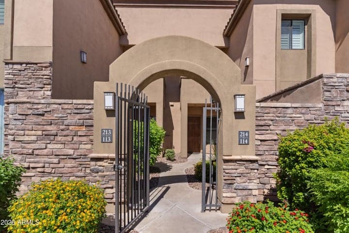 7027 N SCOTTSDALE Road #214, Paradise Valley, AZ