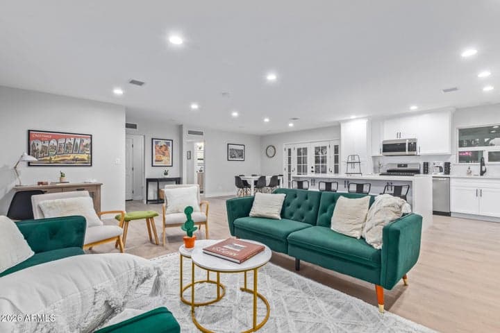 1535 W Lawrence Road, Phoenix, AZ