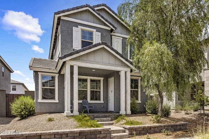 2022 W DESERT HOLLOW Drive, Phoenix, AZ