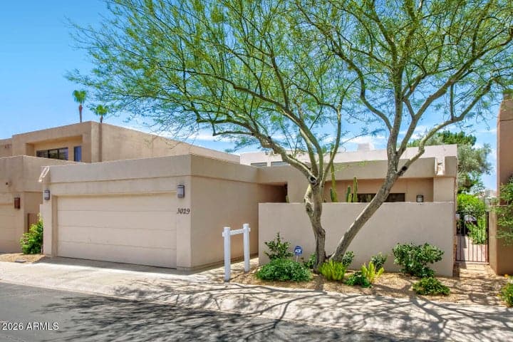 3029 E Claremont Avenue, Phoenix, AZ