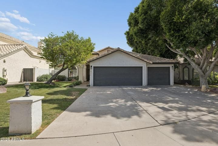 1911 E CLIPPER Court, Gilbert, AZ