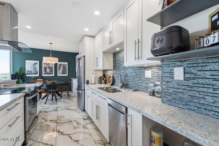 207 W CLARENDON Avenue #4B, Phoenix, AZ