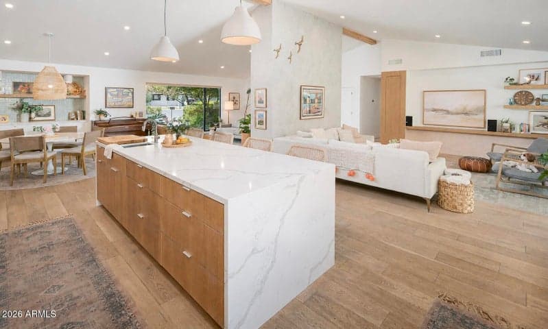 627 W PALMAIRE Avenue, Phoenix, AZ