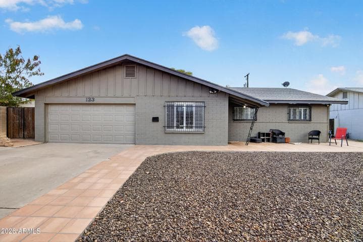 123 E ERIE Drive, Tempe, AZ