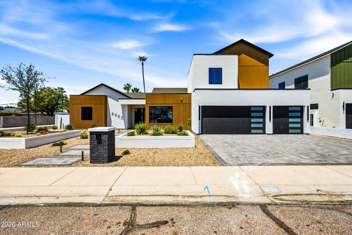 4002 N 34TH Street, Phoenix, AZ