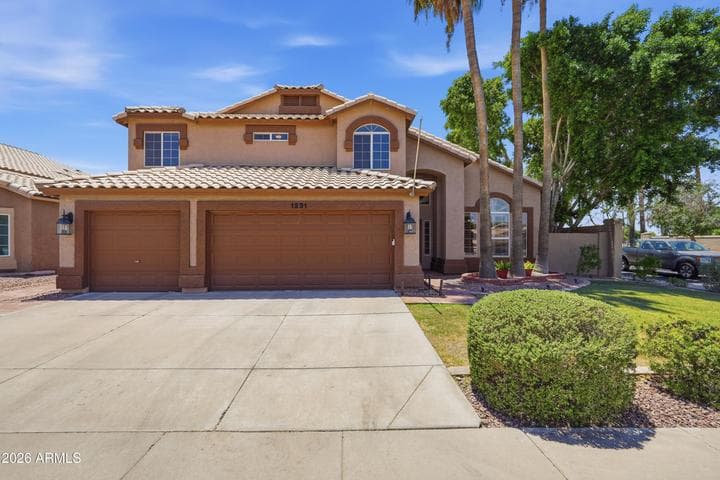 1231 W ISLANDIA Drive, Gilbert, AZ