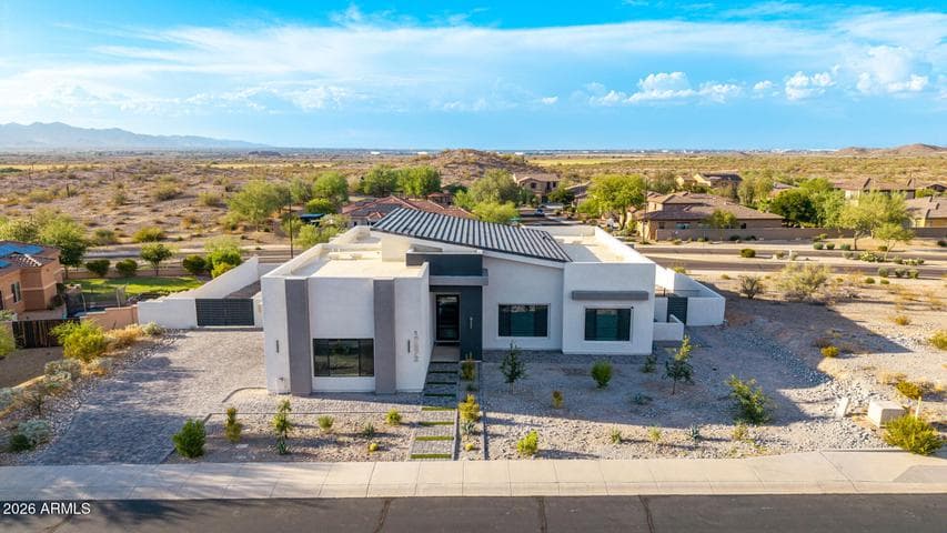 17872 W ESTES Way, Goodyear, AZ