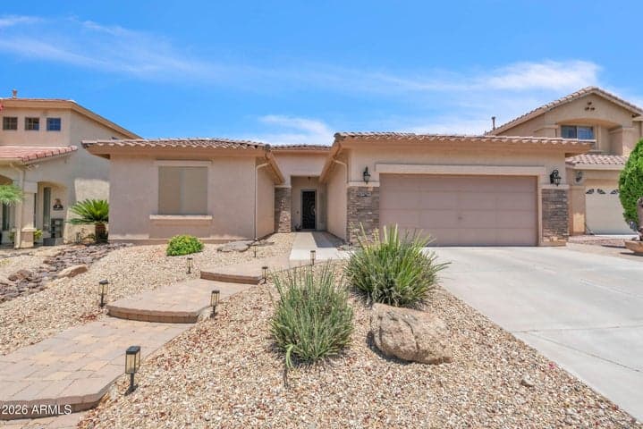 2236 W SPUR Drive, Phoenix, AZ