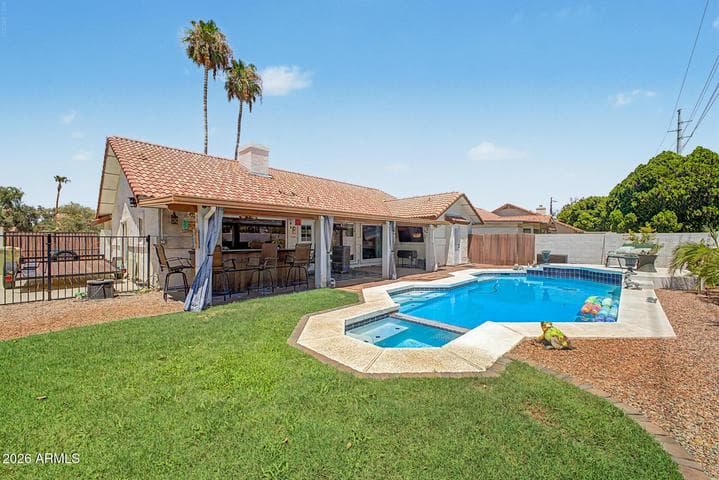 7519 W MCRAE Way, Glendale, AZ