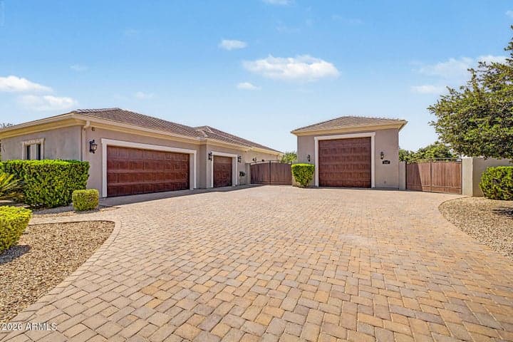 2347 E SANOQUE Court, Gilbert, AZ