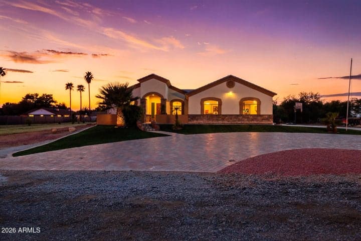 5618 S 100TH Avenue, Tolleson, AZ