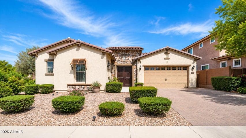 2662 E LA COSTA Drive, Gilbert, AZ