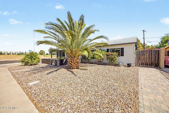 7753 E Earll Drive, Scottsdale, AZ