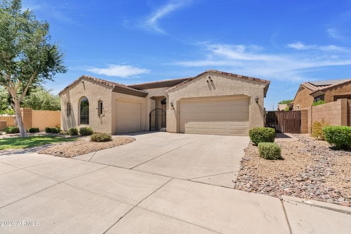 2524 E HONEYSUCKLE Place, Chandler, AZ