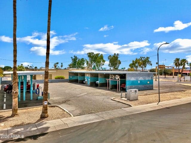 3118 W INDIAN SCHOOL Road, Phoenix, AZ
